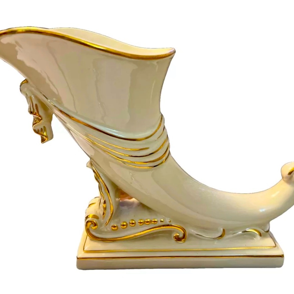 VintageMid-Century Modern Cornucopia Vase Also known as “Horn of Plenty”